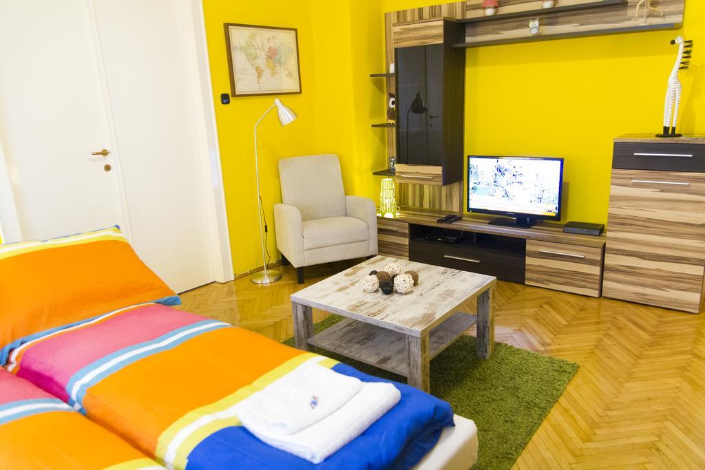 Central Danube Apartment Budapeste Exterior foto